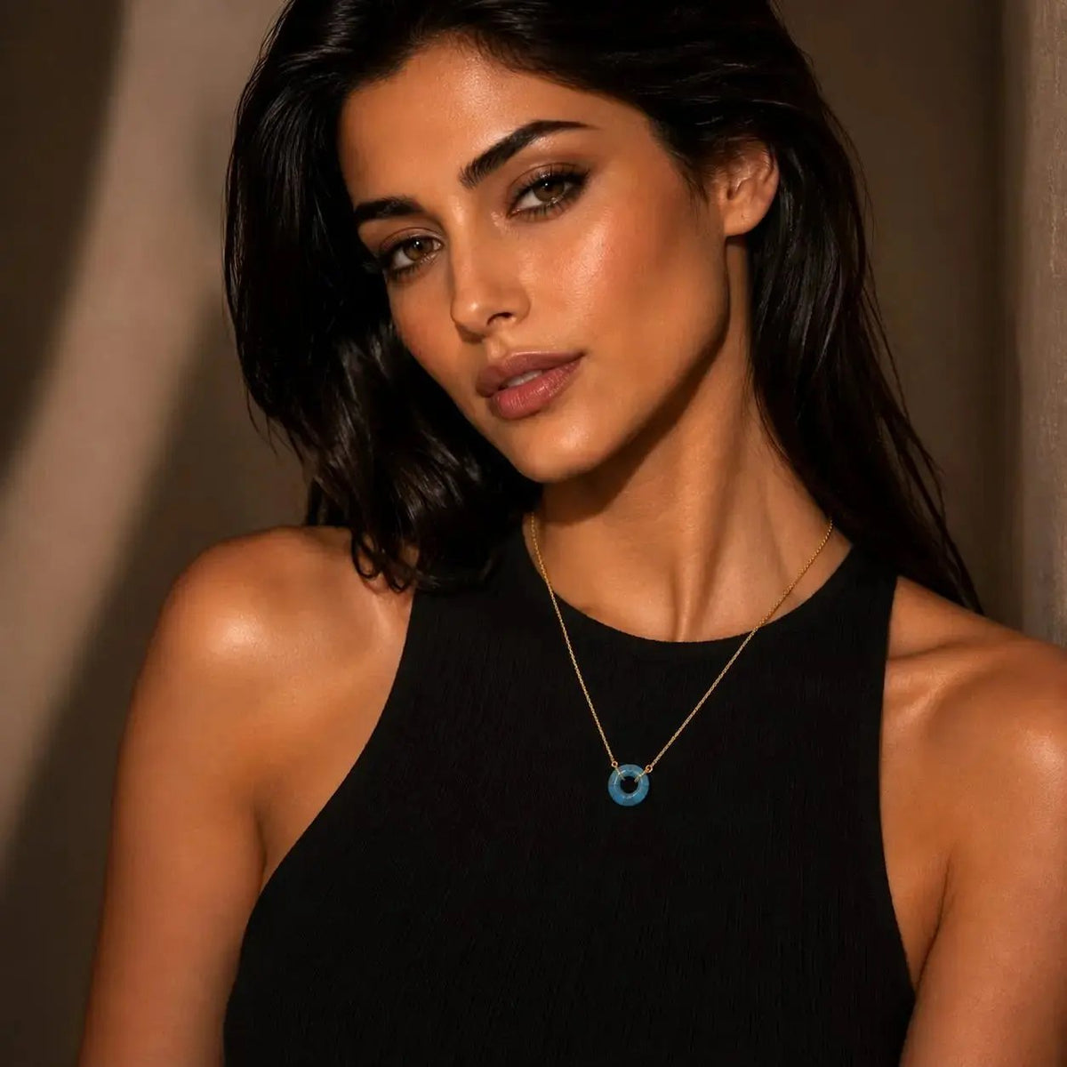 variant-group:SMV-N26301-TUR-TRQ | SAMVELLI gold-plated 925 silver Donut Necklace – Turquoise model view